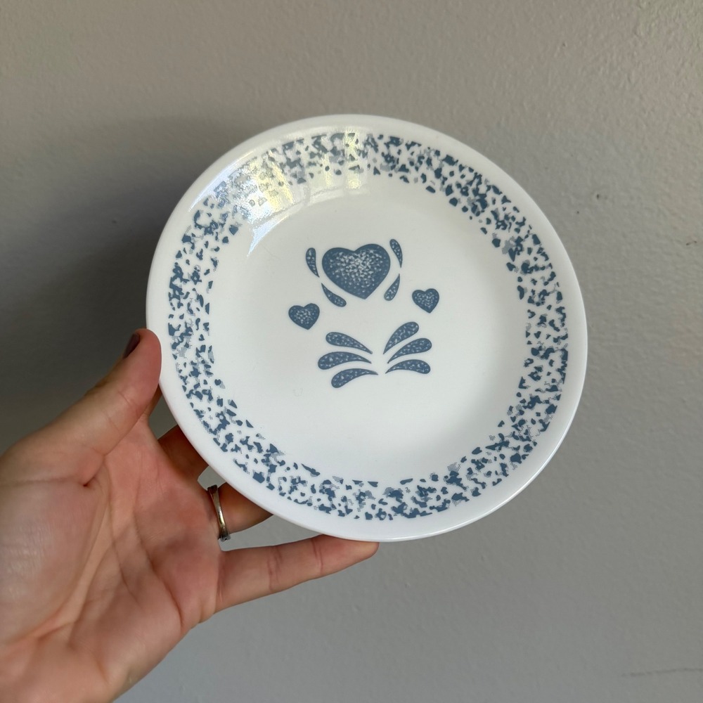 Set of 4 Corelle Blue Hearts Bread and Butter Plates 6.75" Corning USA White